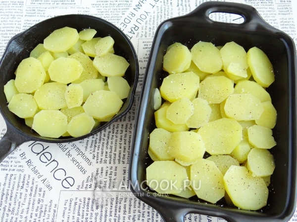 Pabarstykite bulves su druska ir pipirais