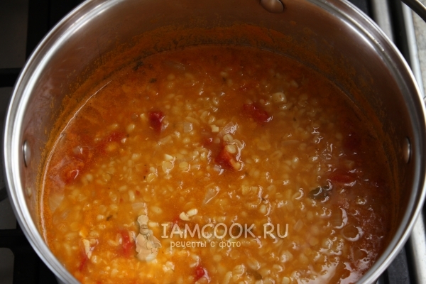 Gătită supă turcească cu bulgur și linte Ezo Chorbasi (supă de mireasă)