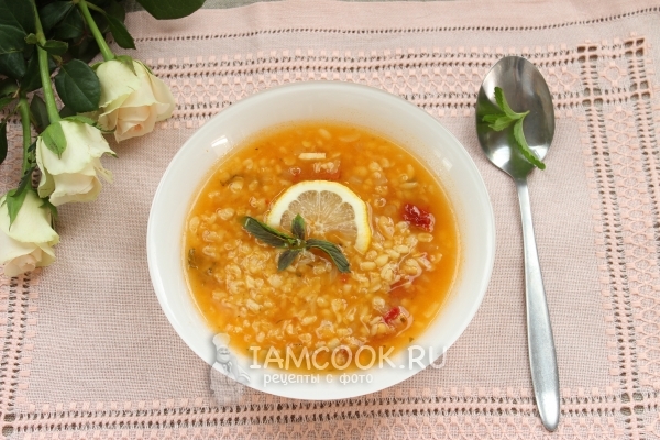 Foto de sopa turca com bulgur e lentilhas Ezo Chorbasi (sopa de noiva)