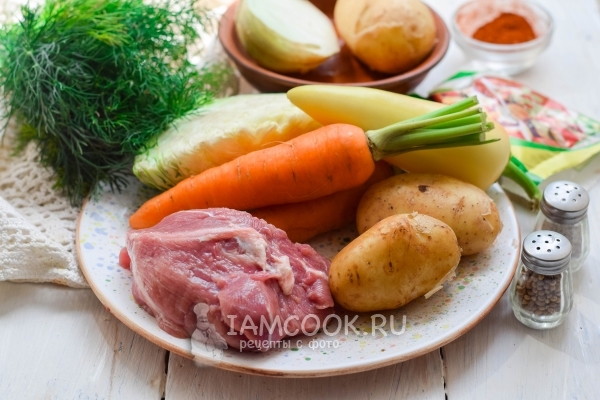 Et ve patates multivarka ile haşlanmış lahana için malzemeler