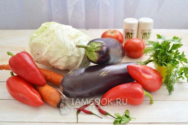 Lahana ile haşlanmış patlıcan için malzemeler