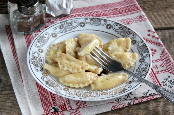 Oppskrift på vareniki med poteter og cottage cheese