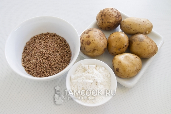 Bahan-bahan untuk potongan vegetarian dengan soba dan kentang