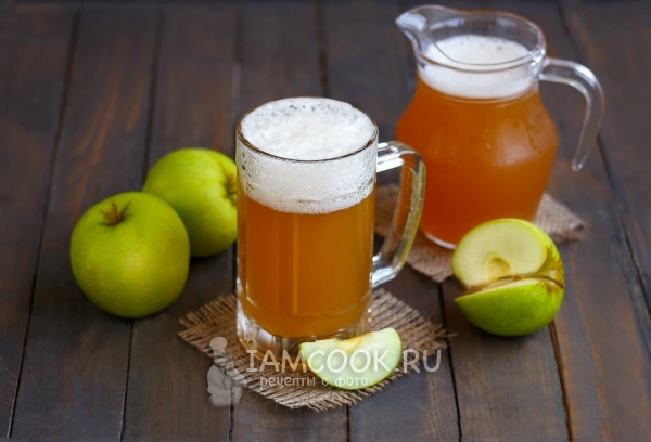 Рецепт за аппле квасс од свјежих јабука код куће