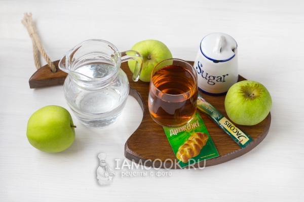 Ingredientes para kvass de maçã de maçãs frescas em casa