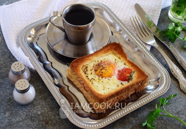 Recept za jajce v kruhu v peči