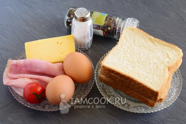 Ingredientes para ovos no pão no forno