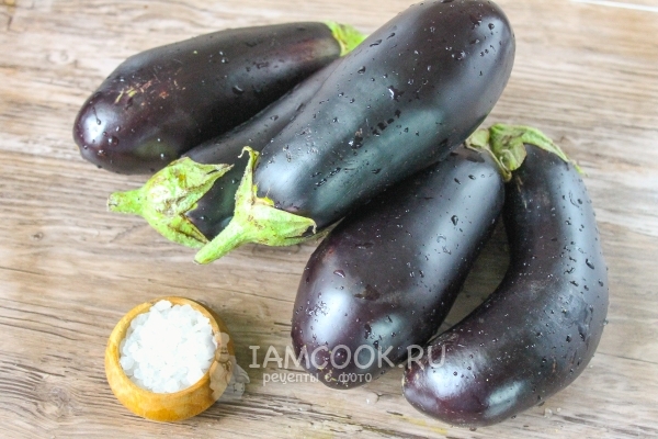 Ingrediënten voor het invriezen van aubergines thuis voor de winter (in de vriezer)