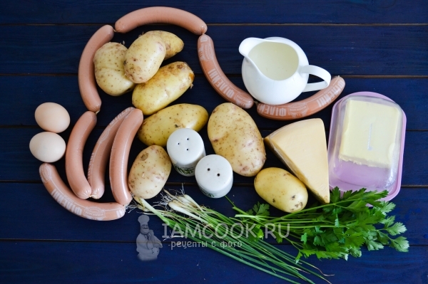 Sosis ve fırında patates ile güveç için malzemeler