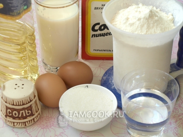 Bahan-bahan untuk lekapan kustard dalam susu masam (dengan air mendidih)