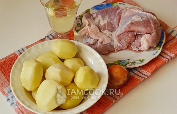 Skrudintos bulvių su kiauliena ant keptuvės ingredientai