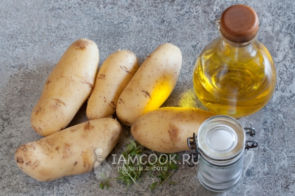 Ingrediente pentru cartofi prăjiți într-un cuptor cu microunde