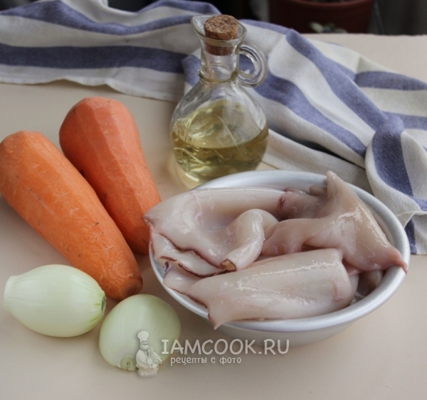 Skrudintos kalmarų su svogūnais ir morkomis ingredientai