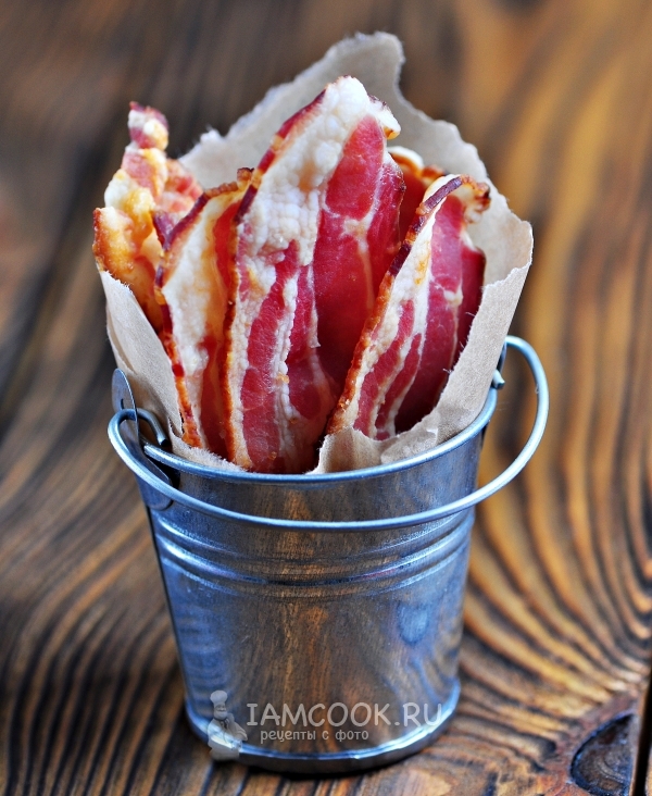 Foto av stekt bacon i stekepanne